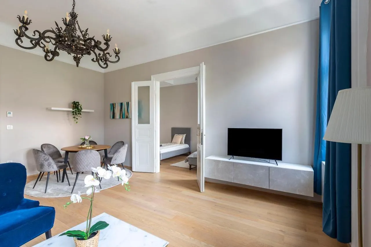 Luxury Elizabeth Residence next to the New York Café Budapest 0*,  Ungheria